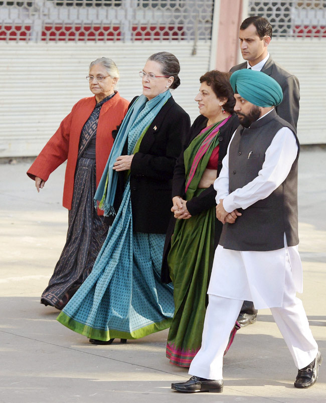 दिल्ली में दिग्गजों ने भी डाला वोट