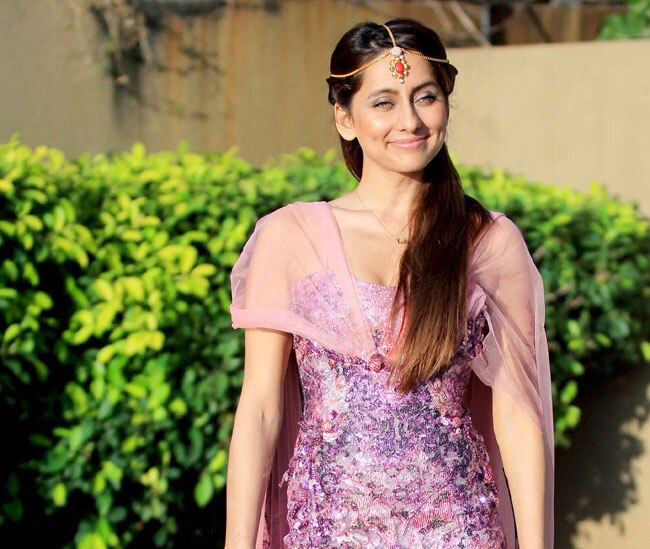 इंडिया बीच फैशन वीक में हसीनाओं का जलवा