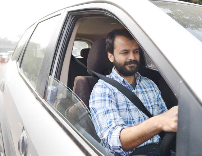 'आप' का दफ्तर में पहला दिन और मीडिया एंट्री बैन