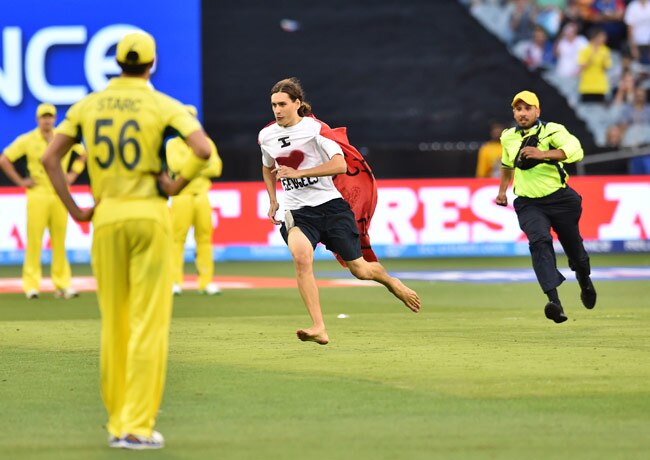 वर्ल्ड कप 2015: ऑस्ट्रेलिया ने इंग्लैंड को दी पटखनी