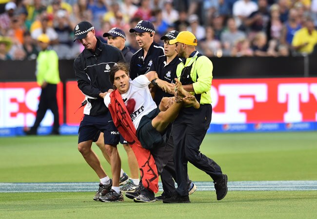 वर्ल्ड कप 2015: ऑस्ट्रेलिया ने इंग्लैंड को दी पटखनी