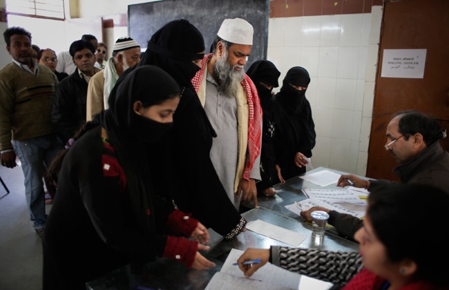 तस्वीरें: मतदान के दिन कैसा रहा दिल्ली का जोश