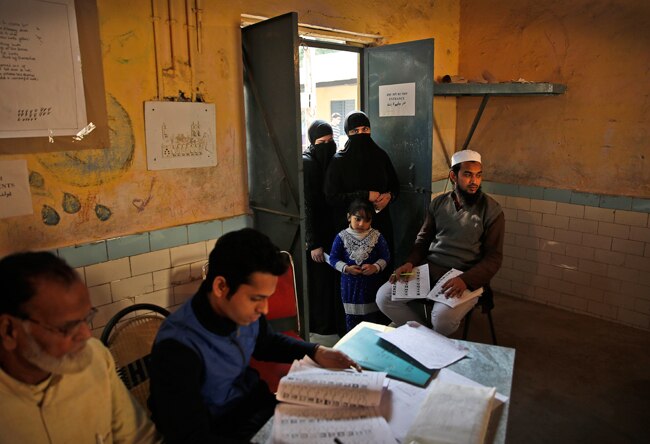 तस्वीरें: मतदान के दिन कैसा रहा दिल्ली का जोश