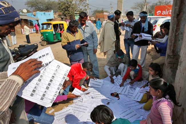 तस्वीरें: मतदान के दिन कैसा रहा दिल्ली का जोश