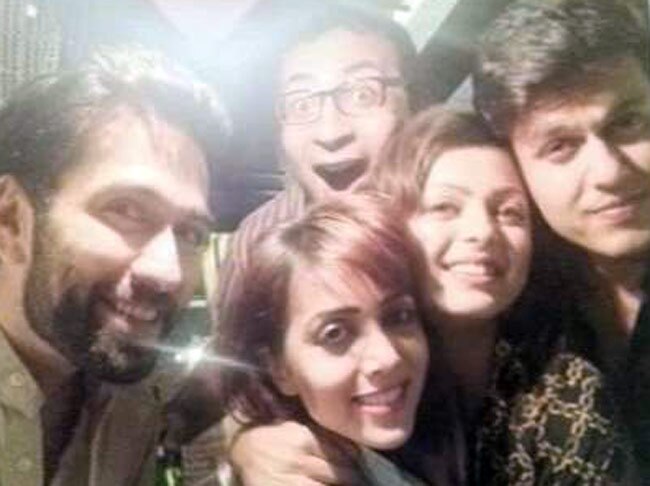 टीवी एक्ट्रेस दृष्टि धामी की शादी के संगीत की एक्सक्लूसिव तस्वीरें