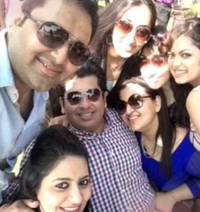 टीवी एक्ट्रेस दृष्टि धामी की शादी के संगीत की एक्सक्लूसिव तस्वीरें