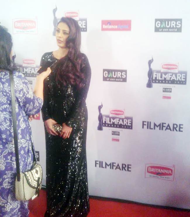 फिल्मफेयर अवॉर्ड: 'ब्लैक लेडी'  से ज्यादा इन हसीनाओं ने किया बेचैन