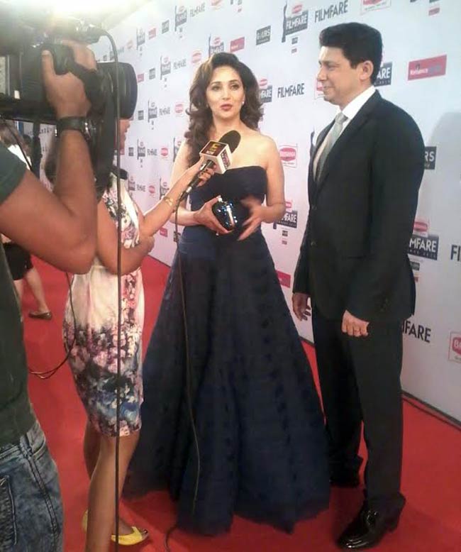 फिल्मफेयर अवॉर्ड: 'ब्लैक लेडी'  से ज्यादा इन हसीनाओं ने किया बेचैन