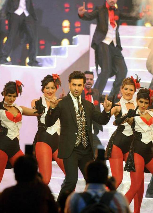 फिल्मफेयर अवॉर्ड: 'ब्लैक लेडी'  से ज्यादा इन हसीनाओं ने किया बेचैन