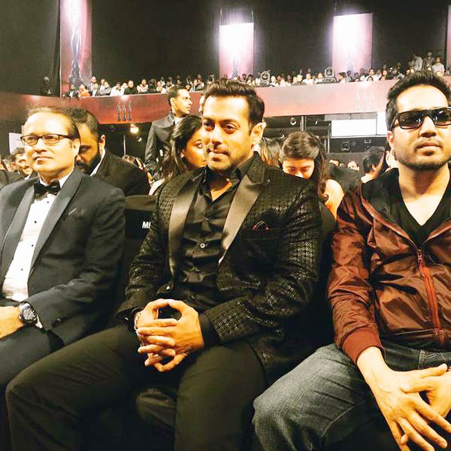 फिल्मफेयर अवॉर्ड: 'ब्लैक लेडी'  से ज्यादा इन हसीनाओं ने किया बेचैन