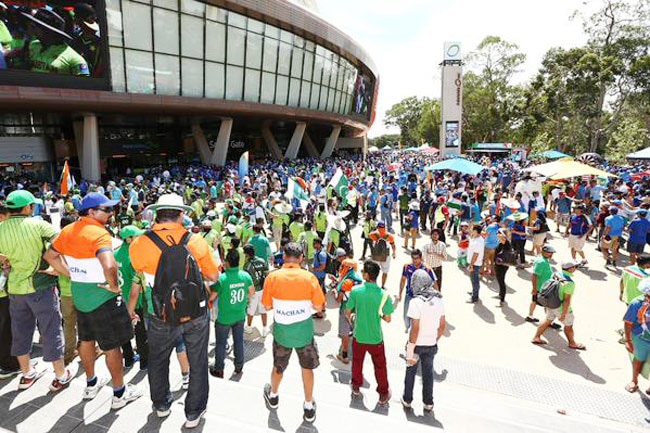 क्रिकेट के सबसे बड़े मुकाबले में जोश ही जोश, देखें तस्वीरें