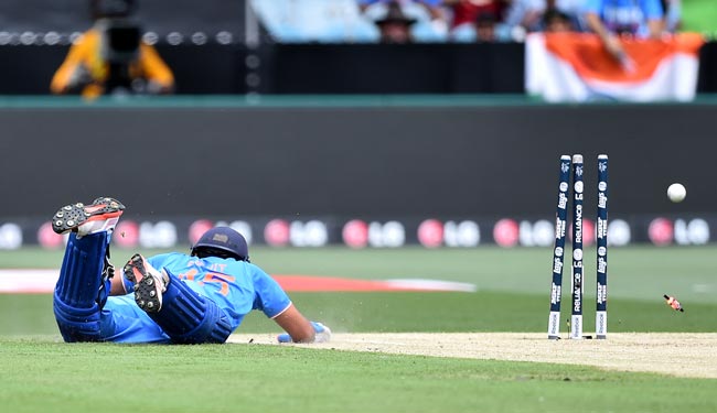 IND vs SA: धवन ने अफ्रीकी गेंदबाजों को धोया