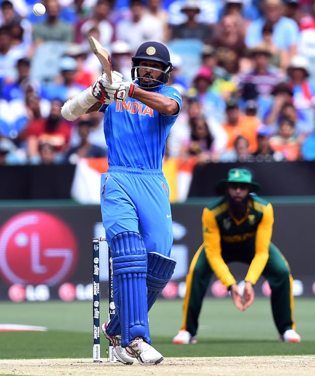 IND vs SA: धवन ने अफ्रीकी गेंदबाजों को धोया