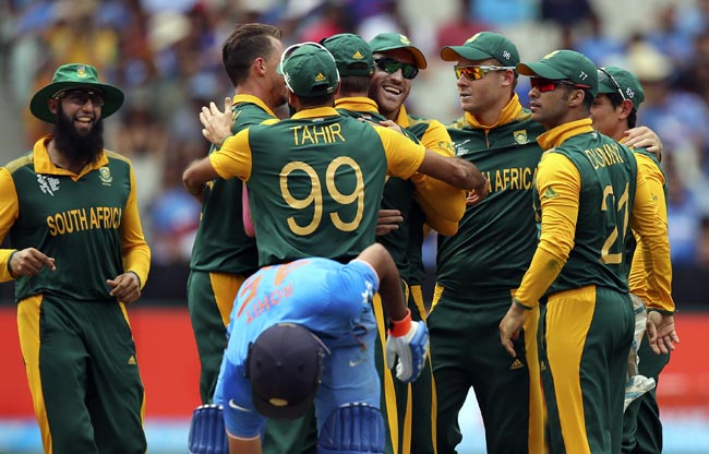 IND vs SA: धवन ने अफ्रीकी गेंदबाजों को धोया