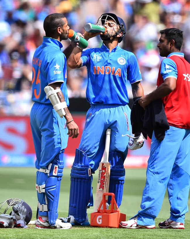 IND vs SA: धवन ने अफ्रीकी गेंदबाजों को धोया