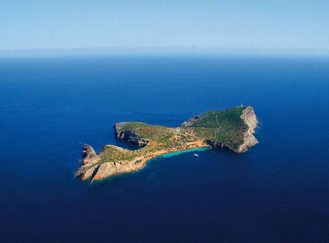 दुनिया के 10 बेस्ट प्राइवेट लग्जरी आइलैंड...