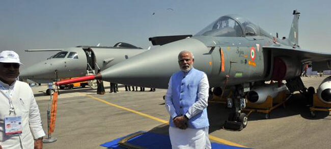 'एयरो इंडिया-2015' में पहुंचे प्रधानमंत्री नरेंद्र मोदी