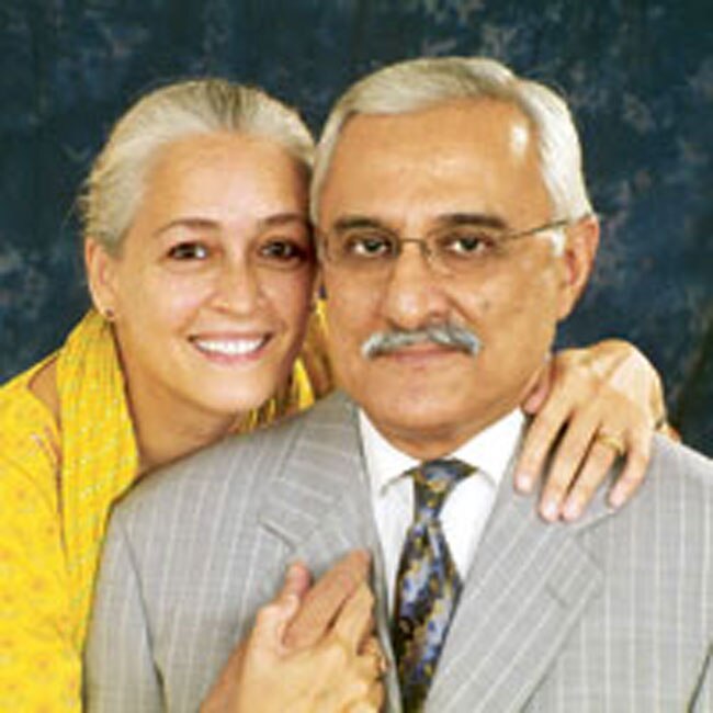 बॉलीवुड का 'रिवर्स लव जेहाद', देखें तस्वीरें