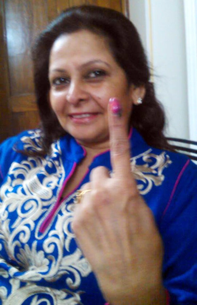 वोट डालकर आपने आजतक को भेजी ये सेल्फी...