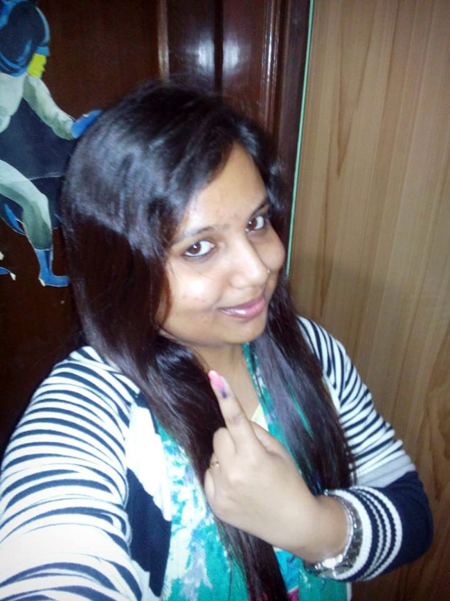 वोट डालकर आपने आजतक को भेजी ये सेल्फी...