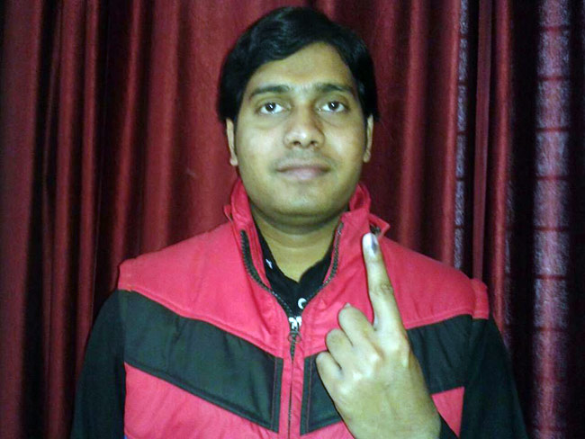 वोट डालकर आपने आजतक को भेजी ये सेल्फी...