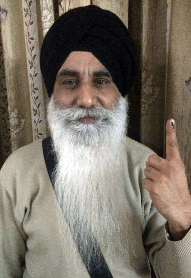 वोट डालकर आपने आजतक को भेजी ये सेल्फी...