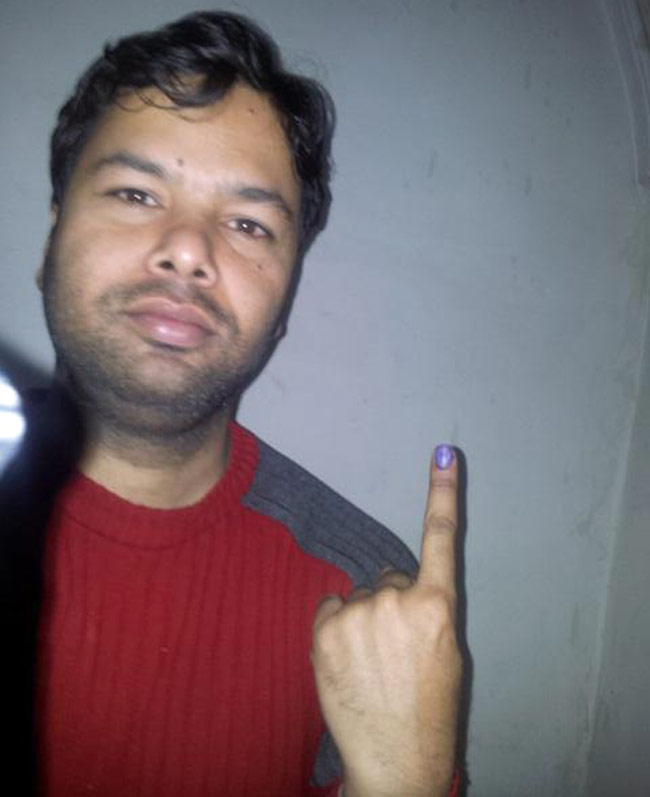 वोट डालकर आपने आजतक को भेजी ये सेल्फी...