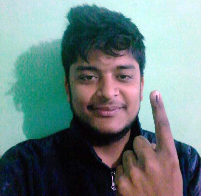 वोट डालकर आपने आजतक को भेजी ये सेल्फी...