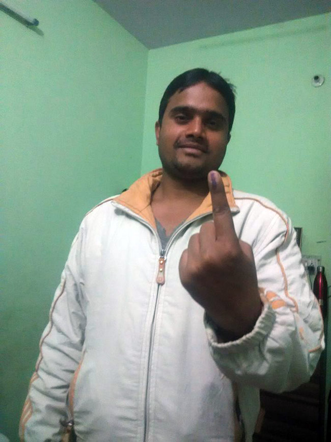 वोट डालकर आपने आजतक को भेजी ये सेल्फी...