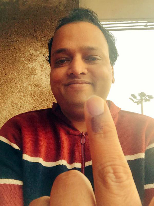 वोट डालकर आपने आजतक को भेजी ये सेल्फी...