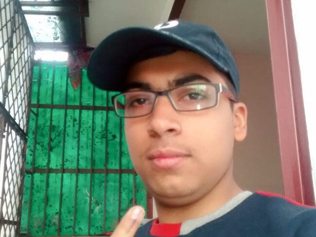 वोट डालकर आपने आजतक को भेजी ये सेल्फी...