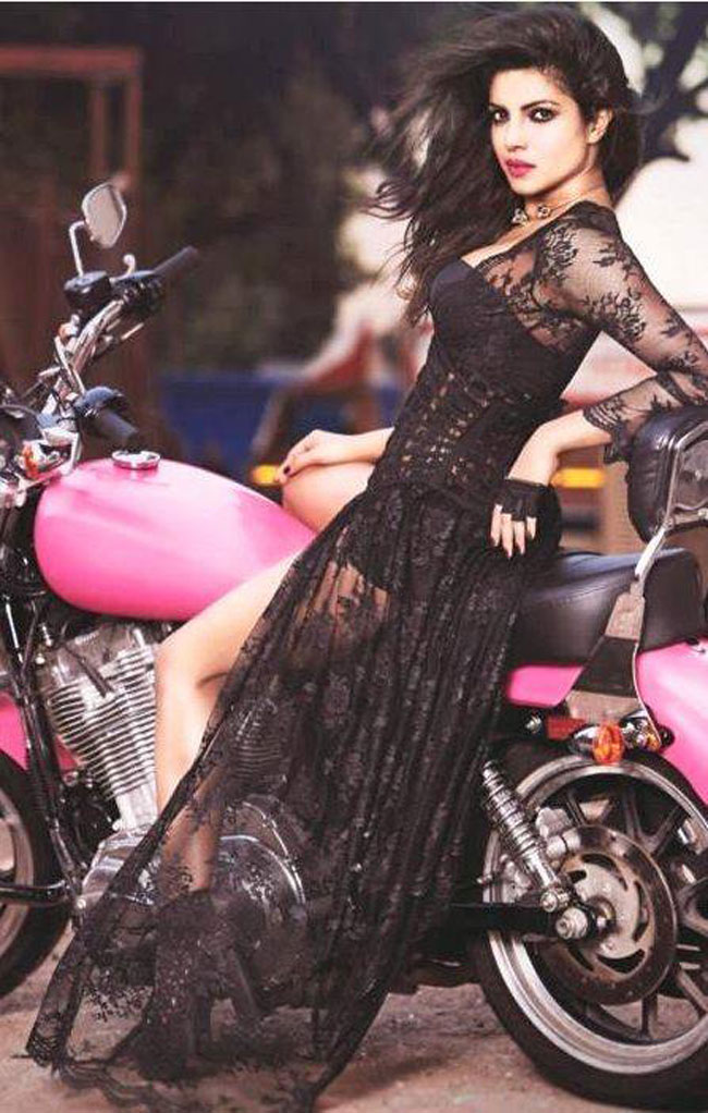 प्रियंका चोपड़ा और उनके बदलते Looks...