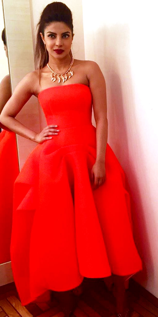 प्रियंका चोपड़ा और उनके बदलते Looks...