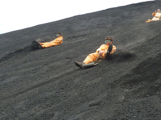 ये हैं दुनिया के टॉप 10 खतरनाक एडवेंचर स्पोर्ट्स...