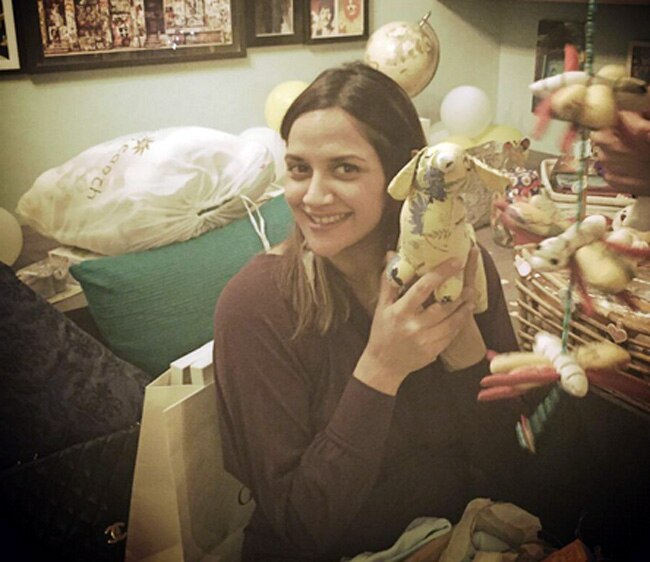 देखें हेमा मालिनी की बेटी अहाना की गोद भराई की तस्वीरें