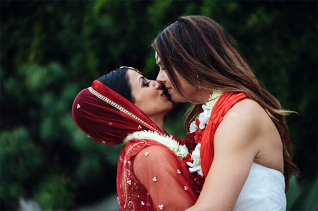 अमेरिका में दुल्हन ने दुल्हन के साथ लिए 7 फेरे