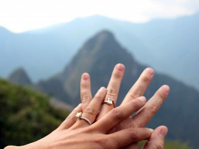 अमेरिका में दुल्हन ने दुल्हन के साथ लिए 7 फेरे