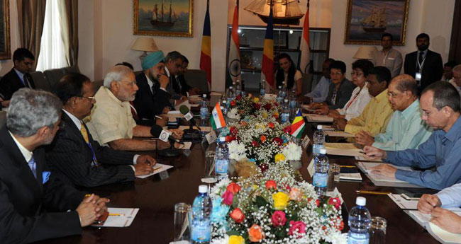 ...और सेशल्स में PM मोदी ने की फोटोग्राफी