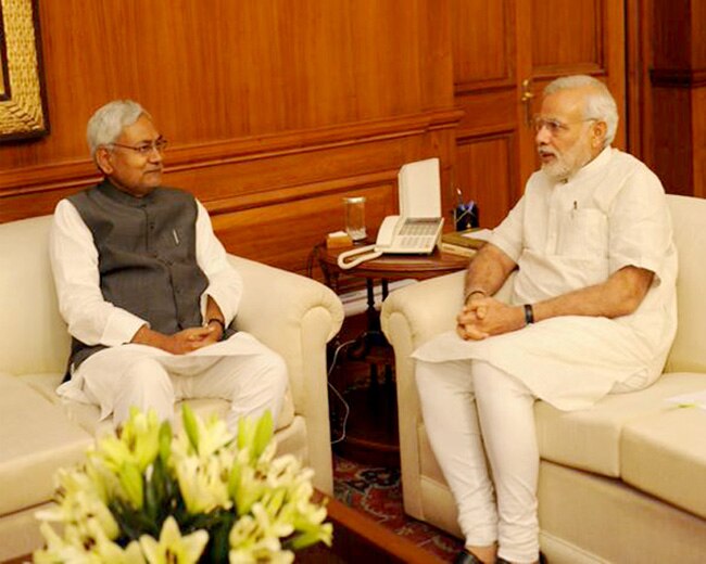 26 मार्च 2015: तस्वीरों में दिनभर की बड़ी खबरें