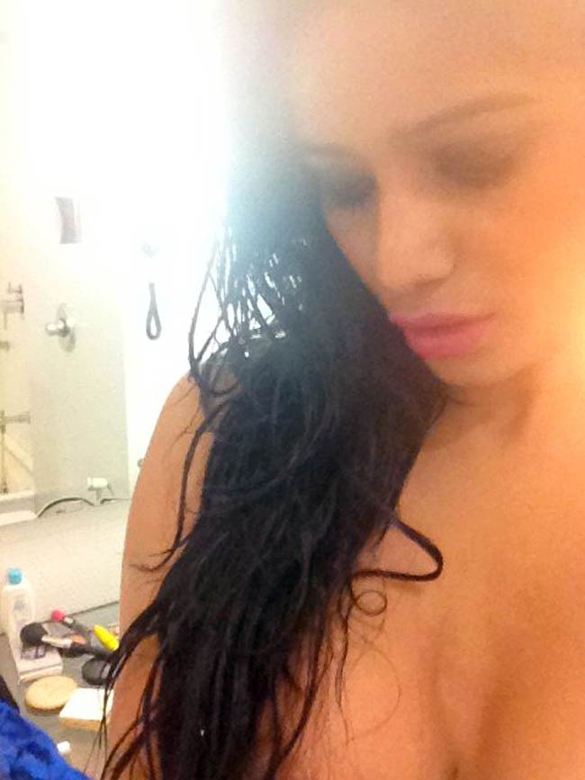 'WC' में जीत पर न्‍यूड होने का दावा करने वाली  पूनम पांडे Happy birthday