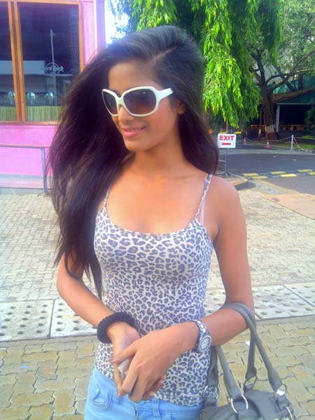 'WC' में जीत पर न्‍यूड होने का दावा करने वाली  पूनम पांडे Happy birthday