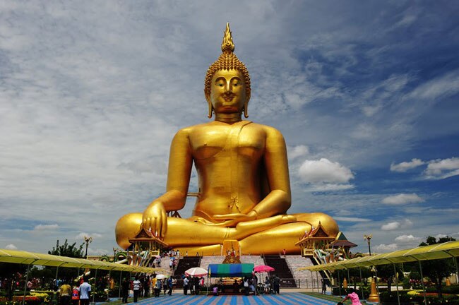 ये हैं दुनिया के 10 'गगनचुंबी' स्टैचू...