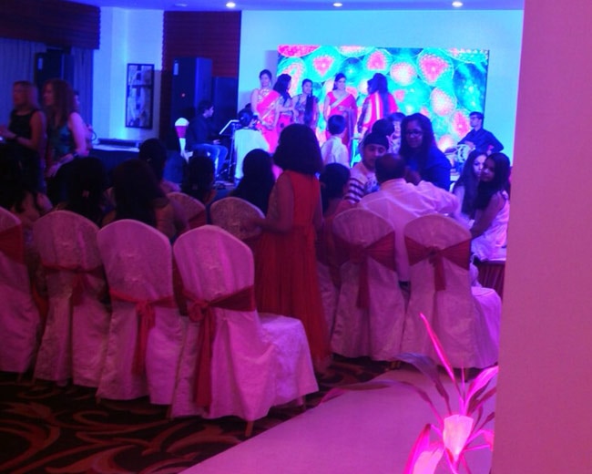 बॉलीवुड सितारों संग रैना ने सेलिब्रेट की प्री वेडिंग पार्टी, देखें तस्वीरें