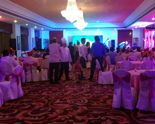 बॉलीवुड सितारों संग रैना ने सेलिब्रेट की प्री वेडिंग पार्टी, देखें तस्वीरें