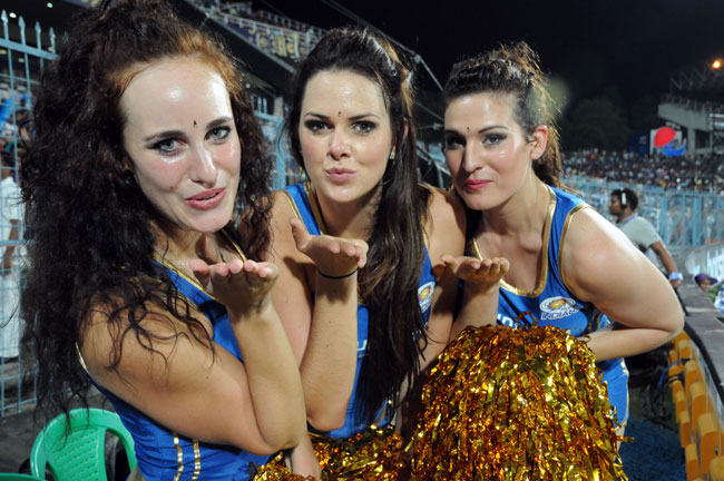 IPL-8: पहले मैच में KKR ने मुंबई इंडियंस को धोया