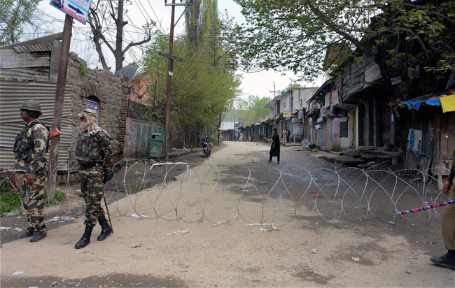 कश्मीर घाटी के अमन को लग गई किसकी नजर...