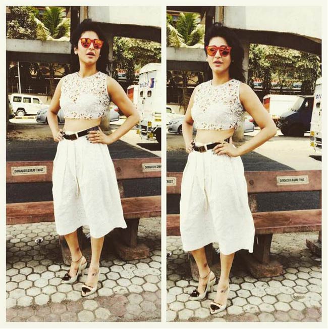 क्रॉप स्टाइल में श्रुति कर रही हैं 'गब्बर इज बैक' को प्रमोट