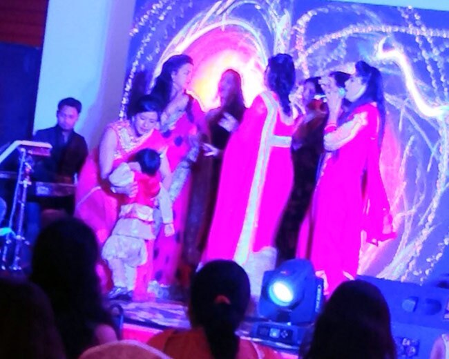 बॉलीवुड सितारों संग रैना ने सेलिब्रेट की प्री वेडिंग पार्टी, देखें तस्वीरें