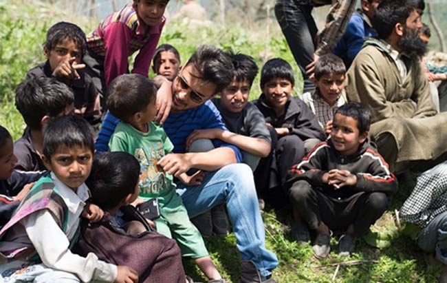 हसीं वादियों में आ गए हैं सलमान, देखें तस्वीरें