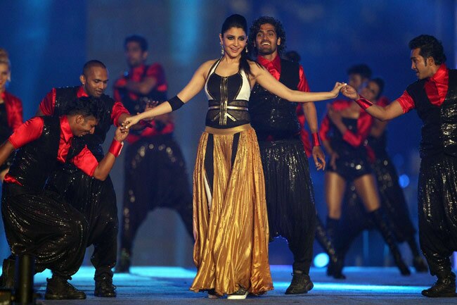 IPL 8: ओपनिंग में जमकर थि‍रके अनुष्का, रितिक और फरहान